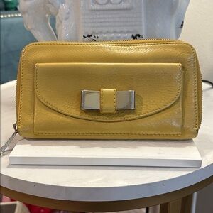 Chloe Preloved Silver Bow Zip Around Wallet